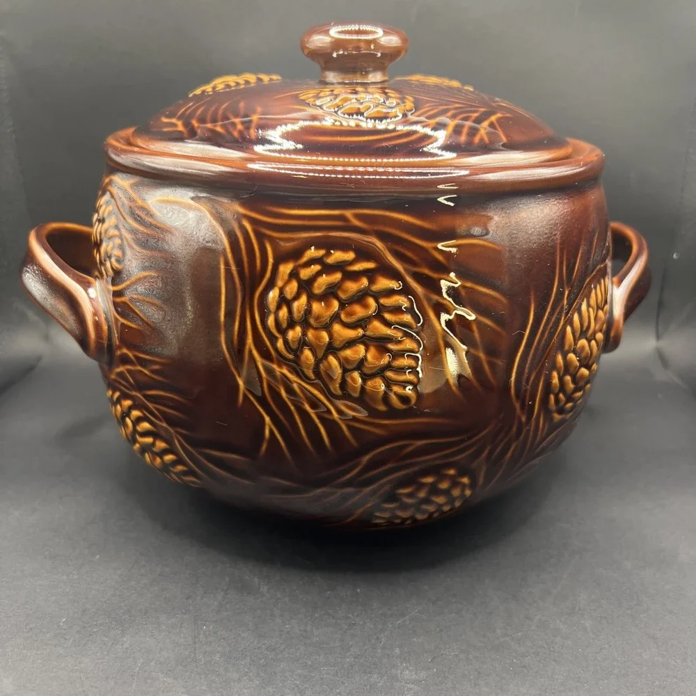 Celebrating Home Stoneware Collection 3.5 Qt Lidded Casserole Bean Pot Pinecone